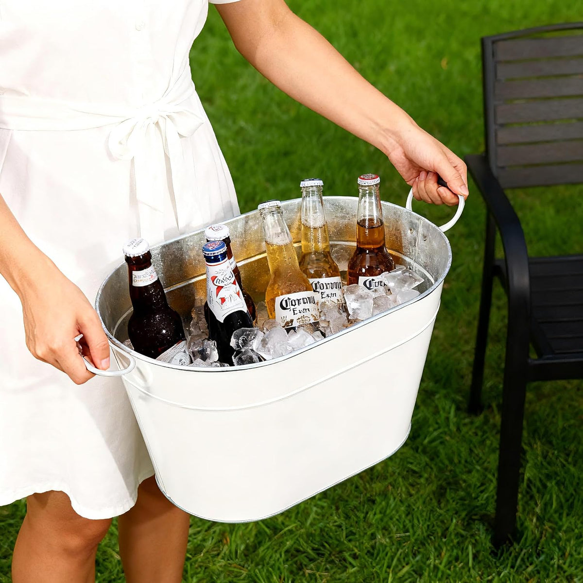 Galvanized Tub Ice Bucket for Party, Thick Metal Galvanized Drink Buckets, Beverage Tub with Handles, Drink Bucket for Indoor & Outdoor Parties (2PCS White)